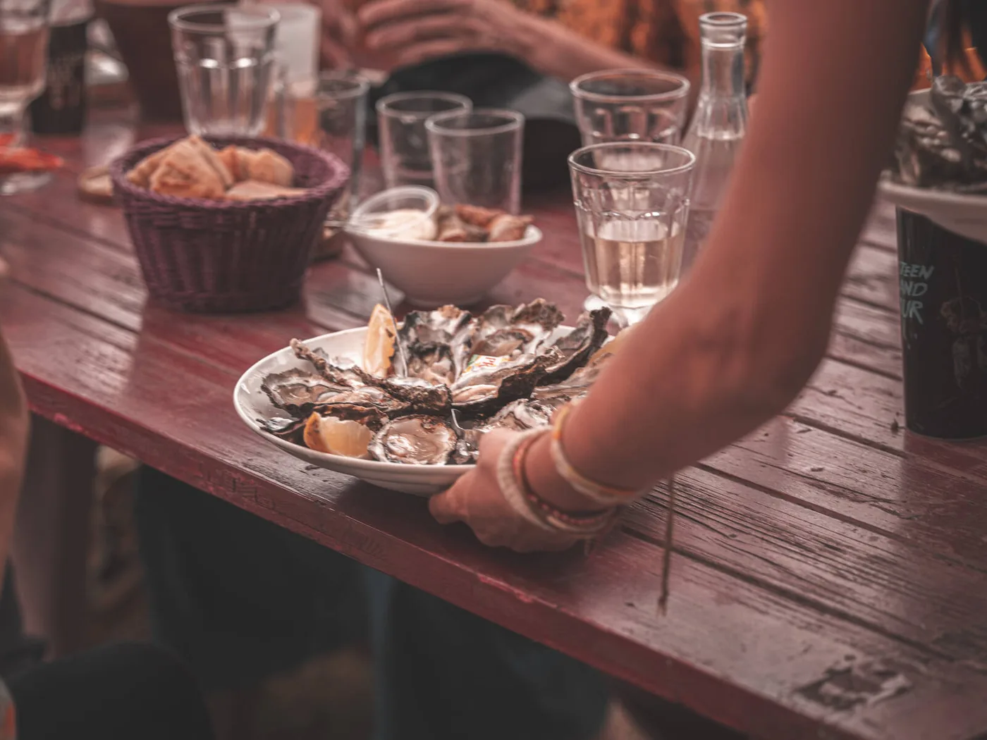 Assiette d'huîtres du Bassin servie à la cabane 21